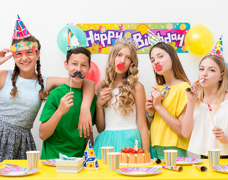 kinderen van 10 t/m 13 jaar tijdens een kinderfeestje